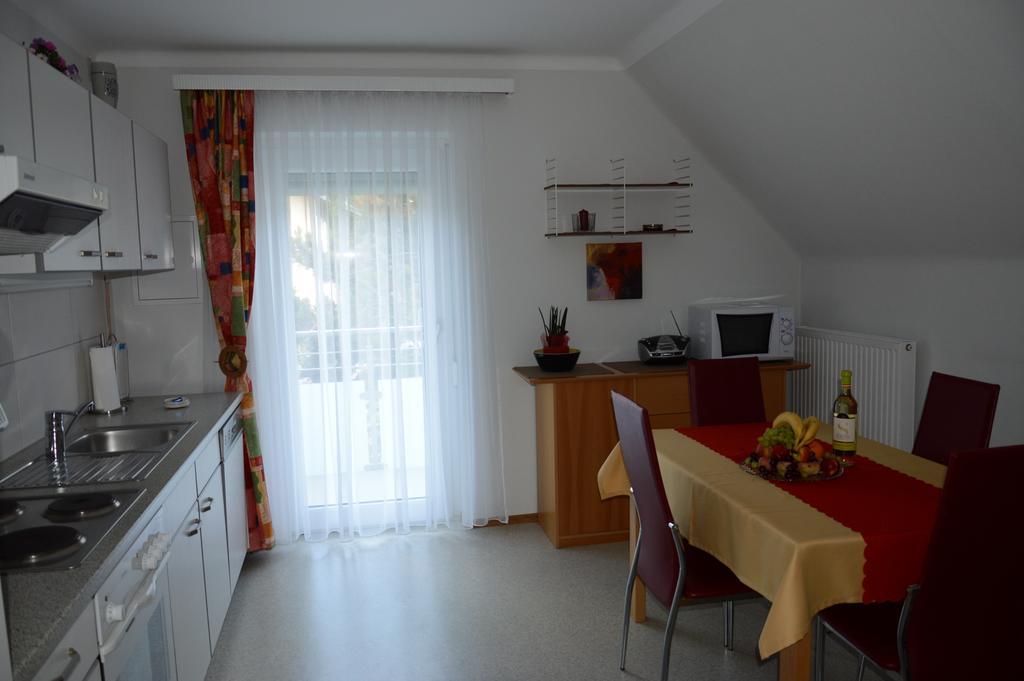 Ferienwohnung Haus Thon Bodensdorf Zimmer foto